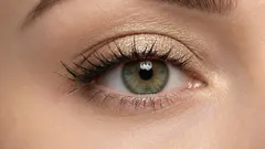 Cum să-ți pui în valoare ochii fără o linie vizibilă: un ghid pentru tehnica Interlash Eyeliner. Un machiaj perfect pentru zi cu zi în doar 3 minute!
