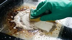 Sticla cuptorului strălucește ca o oglindă: această metodă casnică va elimina chiar și petele încăpățânate